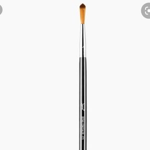 Sigma detail concealer brush